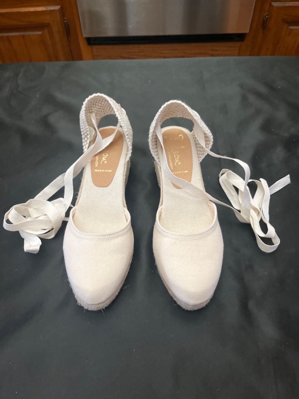 NWOT Cream Color Dalson Brand Espadrille Shoes With Ankle Ties. Sz. 9. - Picture 2 of 11
